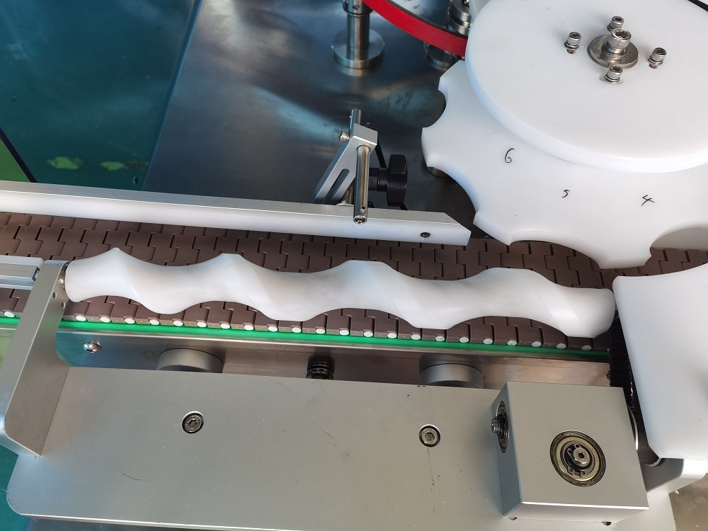 Tipo giratório de alta velocidade tampando da máquina da garrafa elétrica de 8 cabeças para Flip Caps
