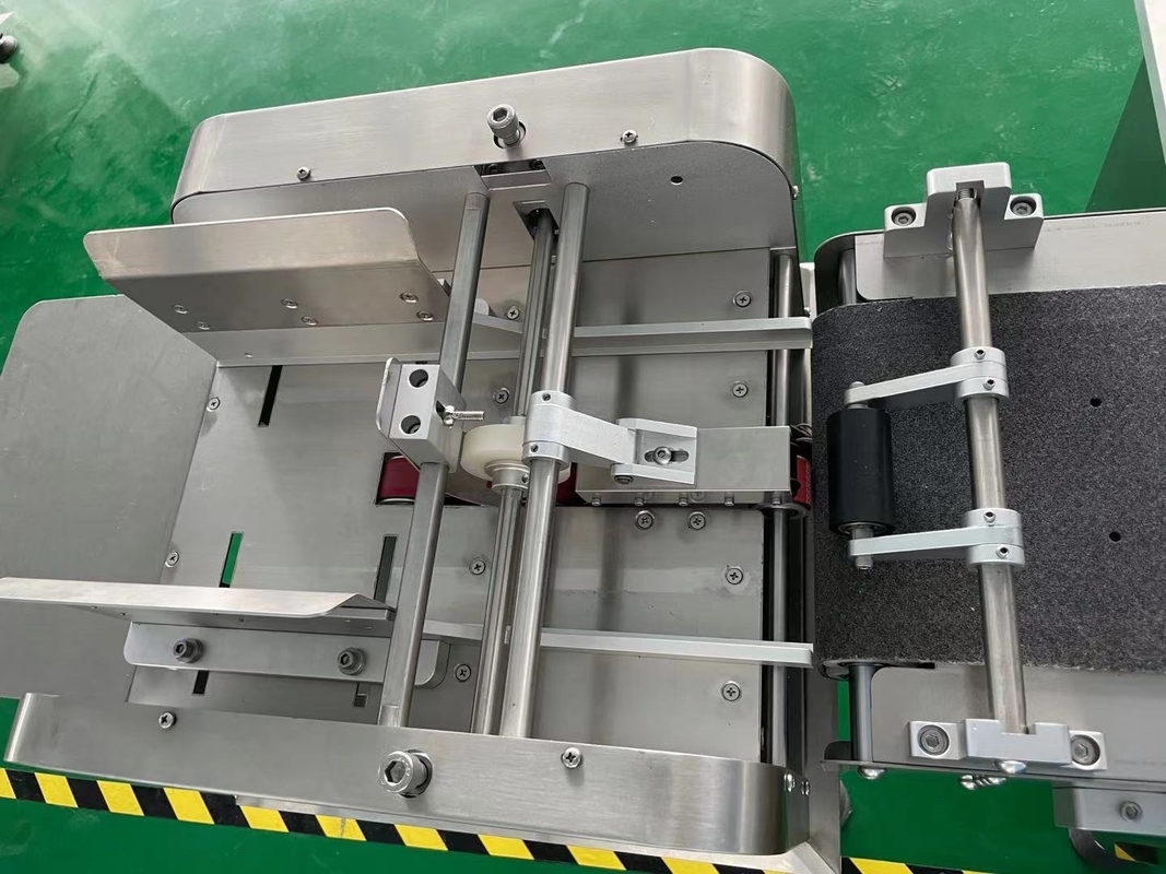 Máquina automática de rotulagem de sacos de papel plástico para garrafas com precisão de fácil manutenção 1000-3000 BPH