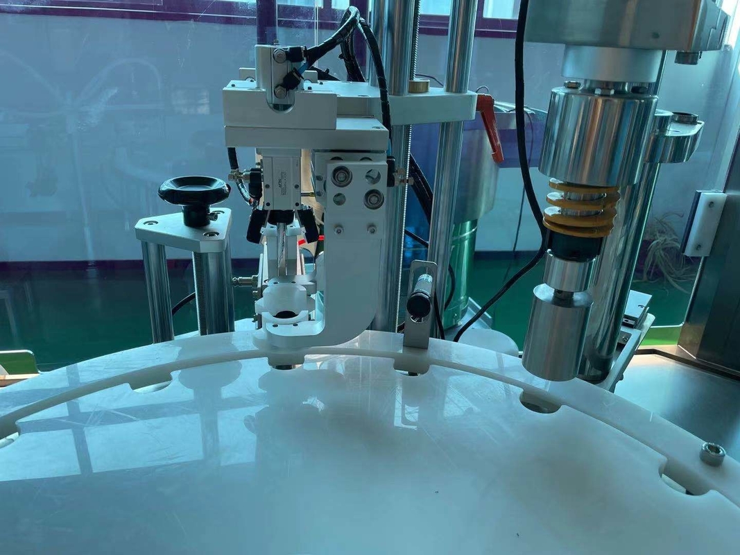 Capa automática de enchimento de garrafas monobloco para óleos essenciais e produtos similares