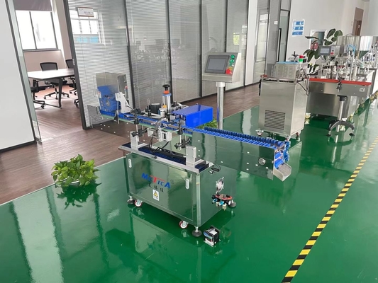 Máquina de etiquetas automática da etiqueta para o bálsamo de bordo do batom