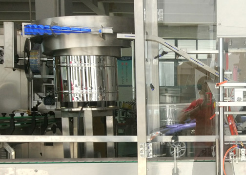 Tipo linear máquina tampando 600BPH da garrafa do parafuso com tela táctil